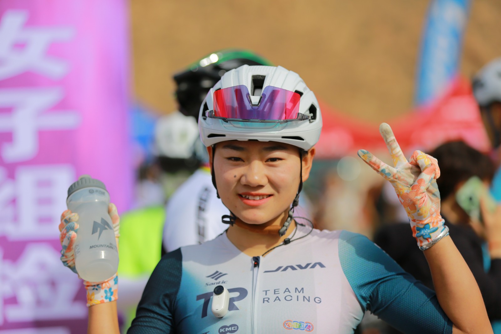 個(gè)人2.jpg 個(gè)人2.jpg